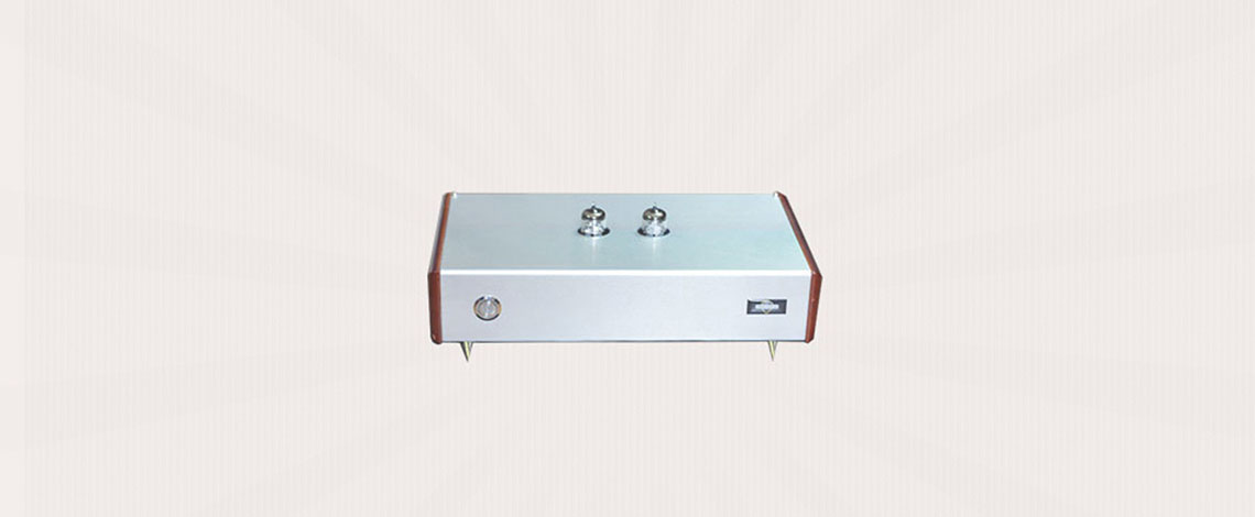 Tube DAC hybrid — front view
